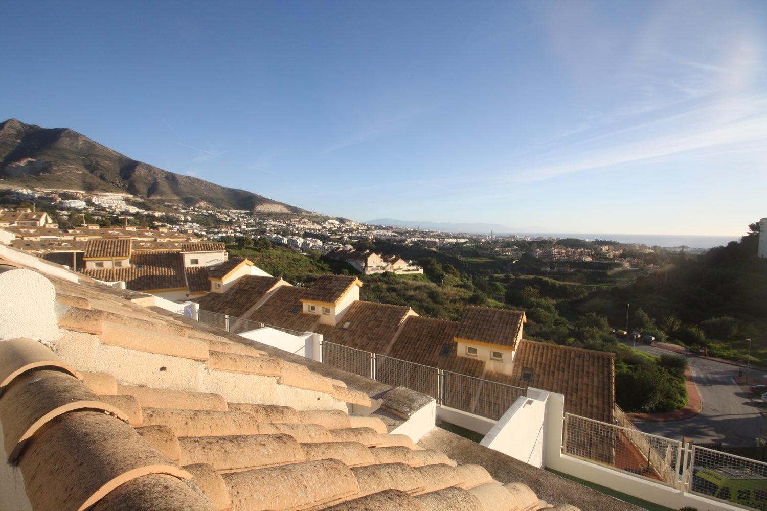 Radhus med havsutsikt i Benalmádena!