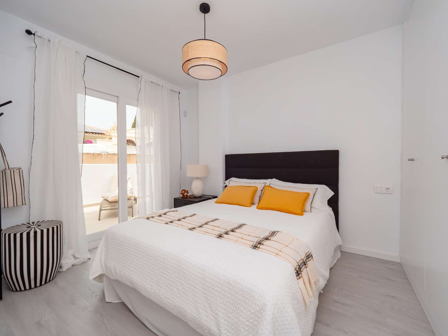 Excellent development of 3 bedroom apartments in Torreblanca, Fuengirola!