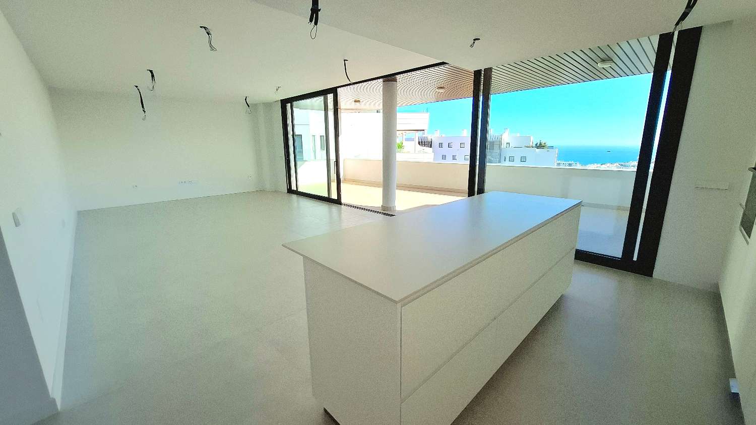 Espectacular apartamento en Higuerón West con vistas al mar!