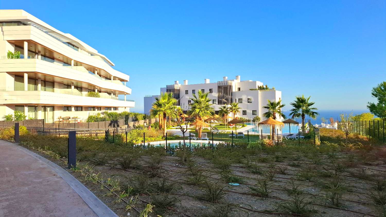 Spectacular apartment in Higuerón West with sea views!