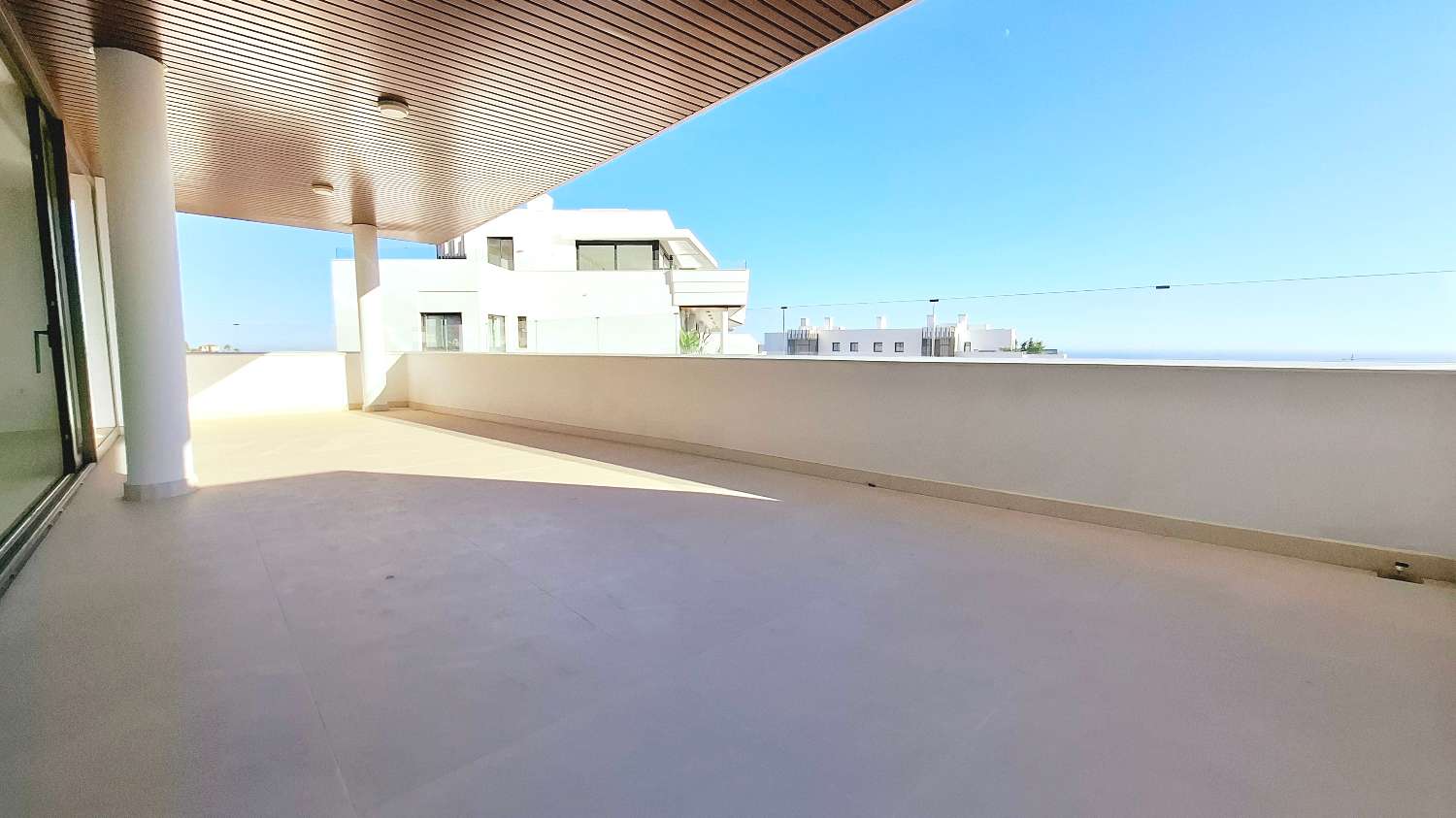 Spectacular apartment in Higuerón West with sea views!