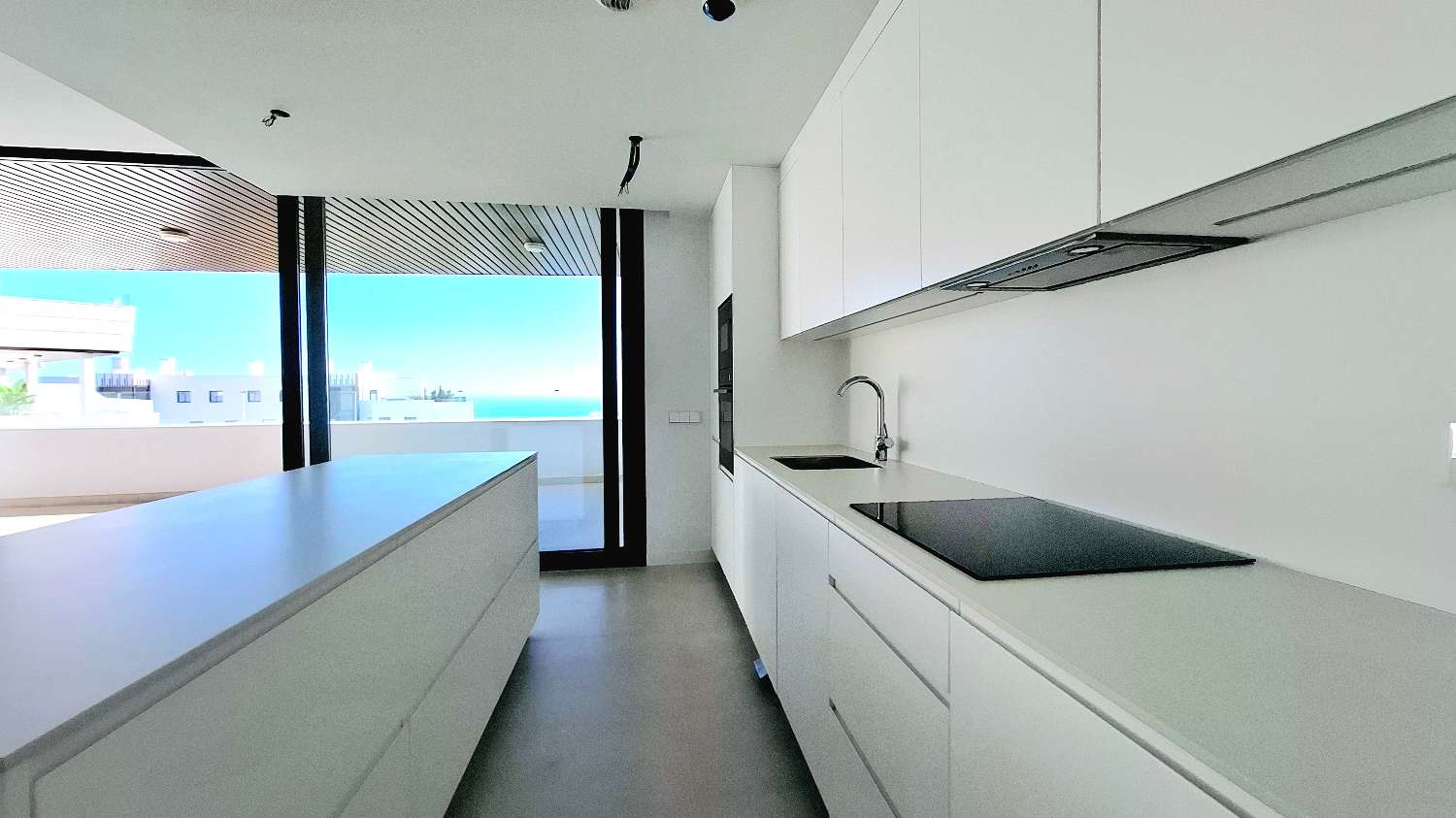 Espectacular apartamento en Higuerón West con vistas al mar!