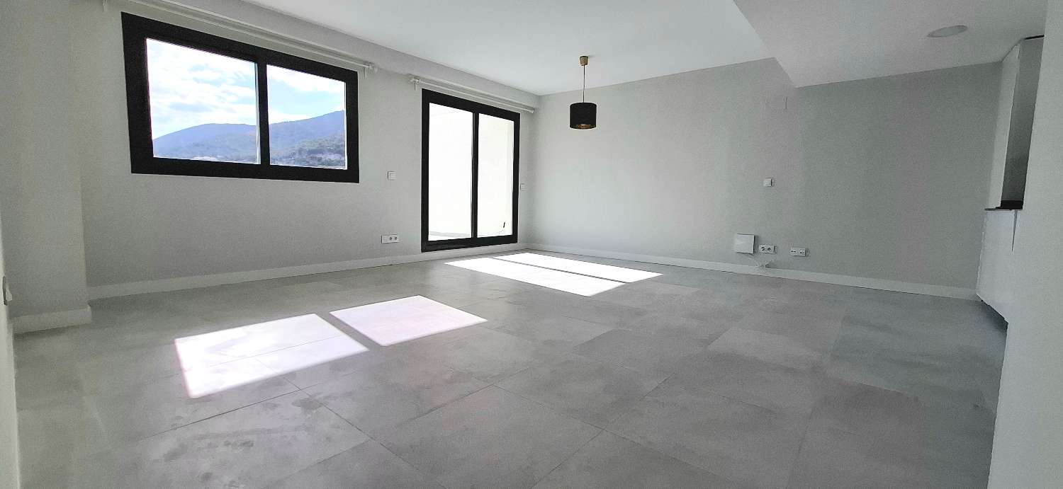 Location longue durée, appartement de 3 chambres à Benalmádena !