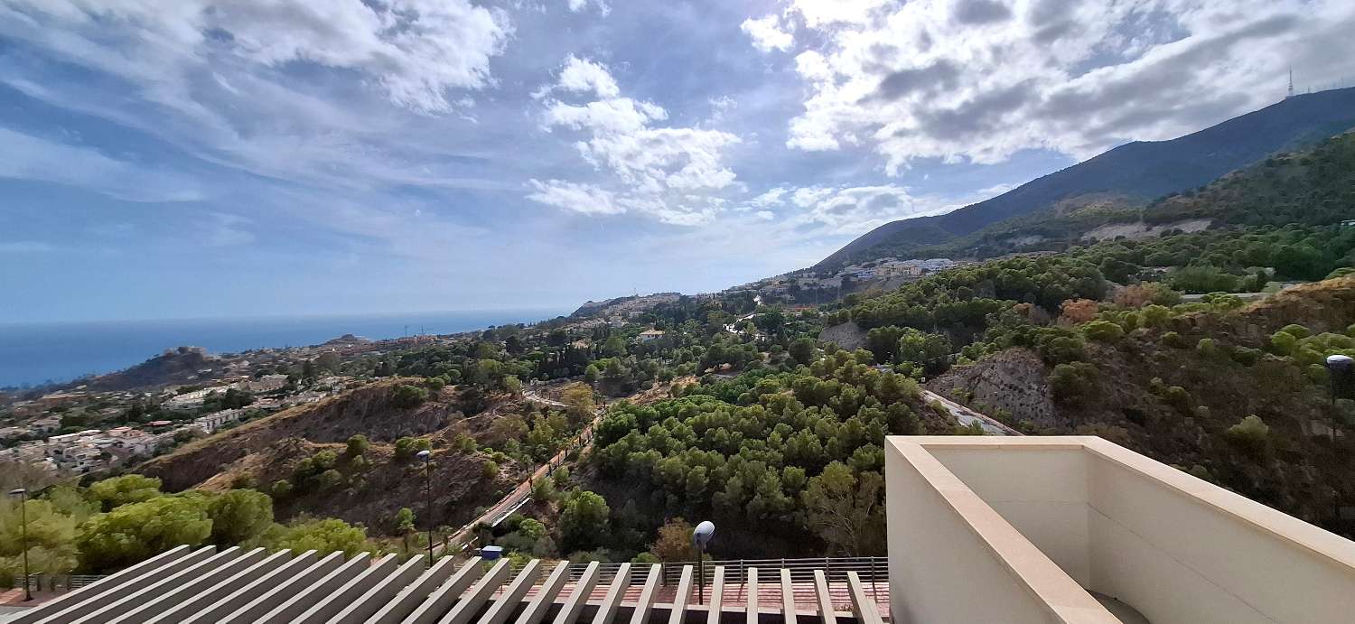 Location longue durée, appartement de 3 chambres à Benalmádena !