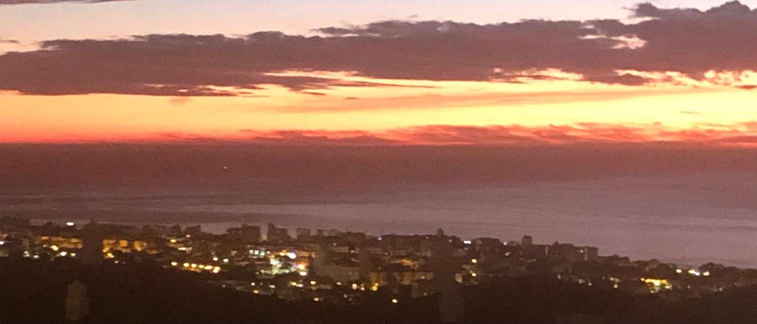 Alquiler larga temporada, 2 dormitorios con vistas al mar!