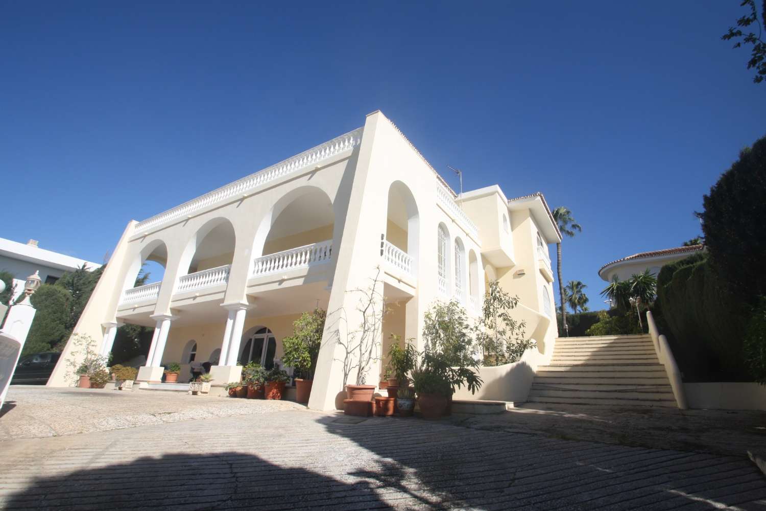 Espectacular villa con vistas al mar en Torrequebrada!