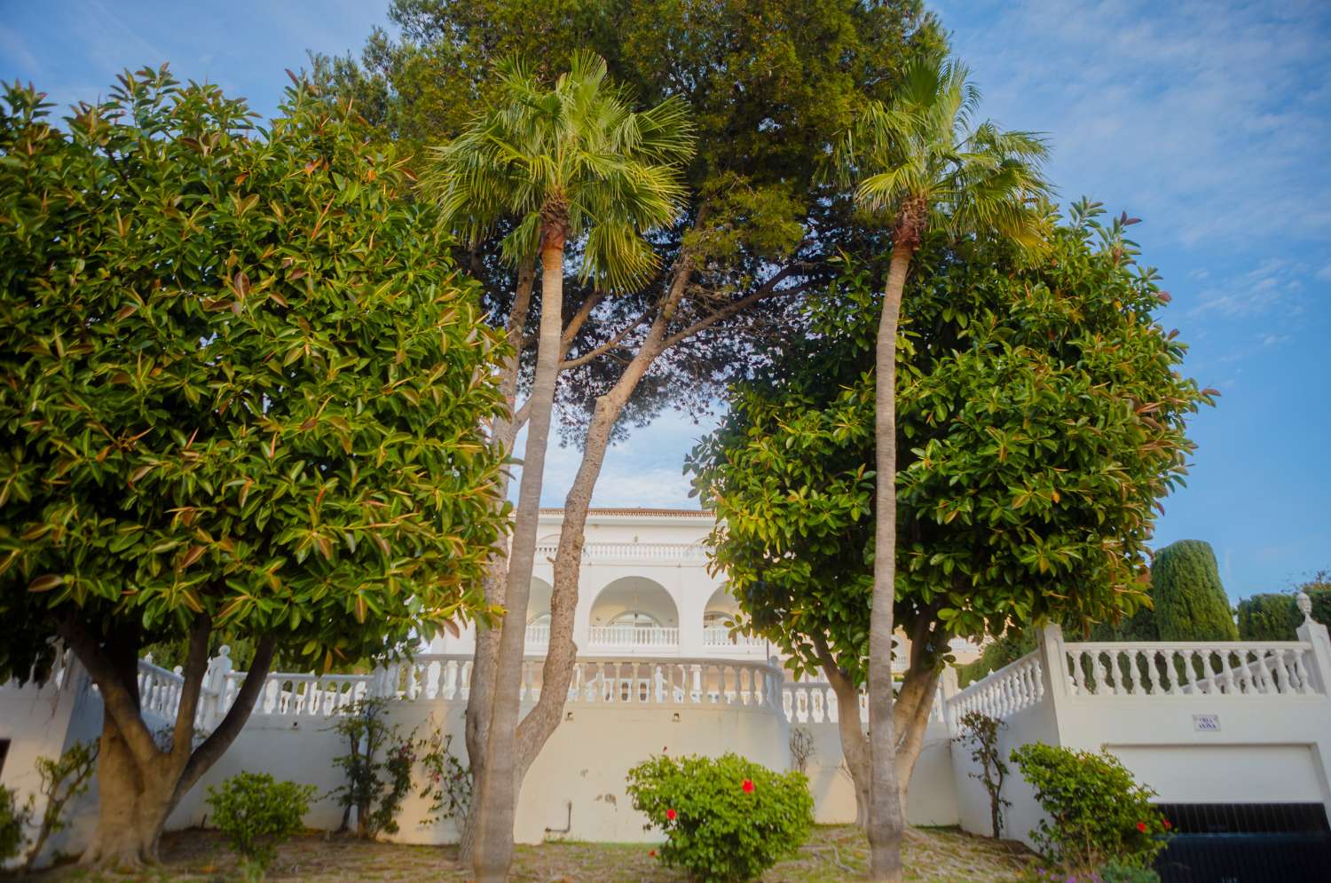 Espectacular villa con vistas al mar en Torrequebrada!