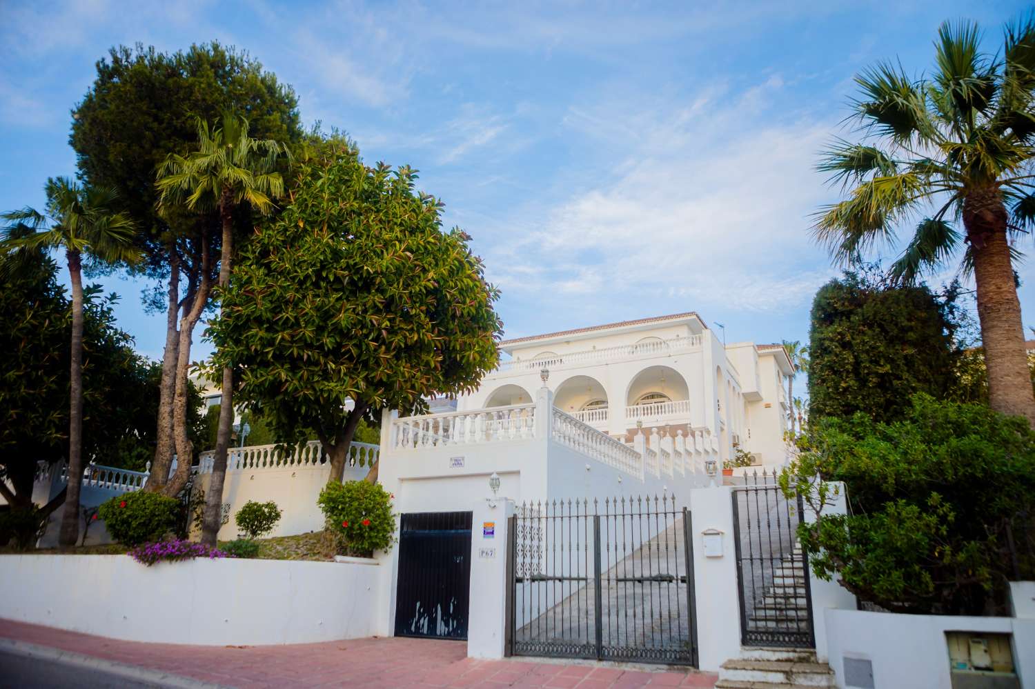 Espectacular villa con vistas al mar en Torrequebrada!