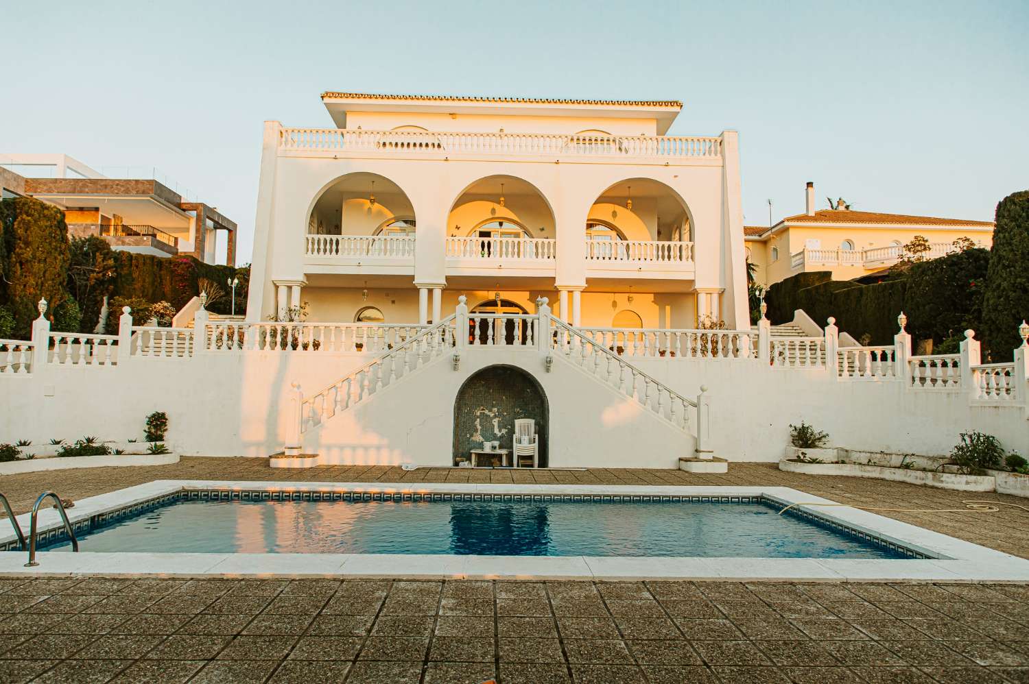 Espectacular villa con vistas al mar en Torrequebrada!